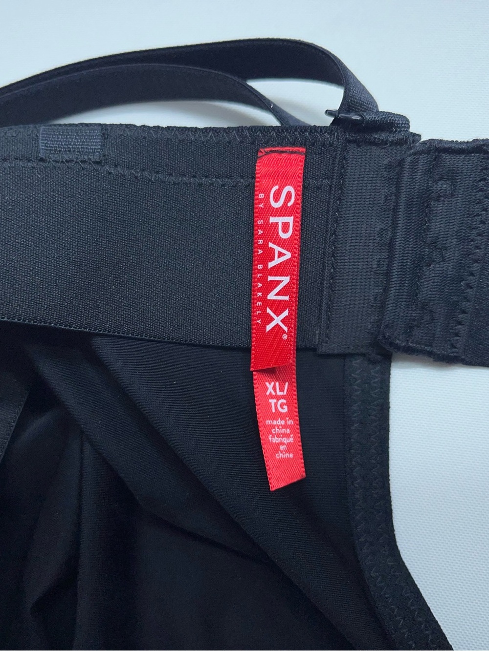 SPANX Suit Your Fancy Shaping Plunge Low Back Mid Thigh Bodysuit Womens XL Black - Picture 4 of 13